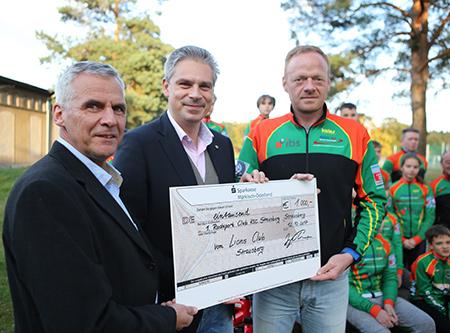 151_2603_Lions-Spendenuebergabe17-10-12-2